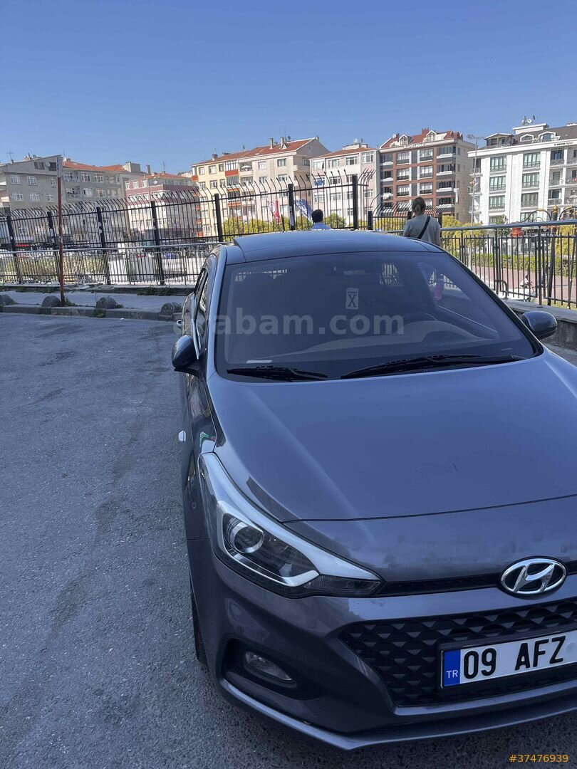 Sahibinden Hyundai i20 1.4 MPI Smart 2020 Model İstanbul 84.000 km Gri 2
