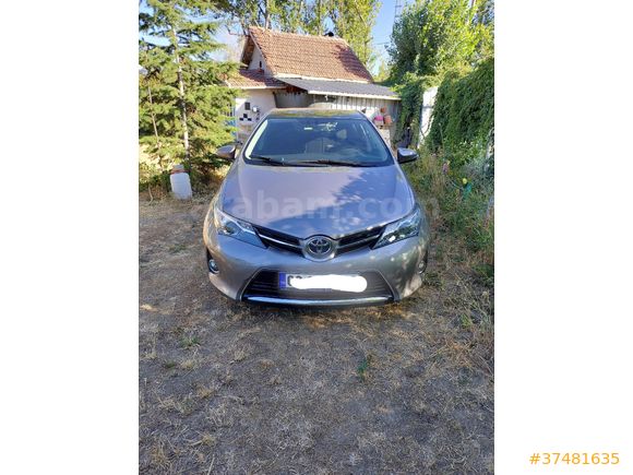 Sahibinden Toyota Auris 1.6 Advance Skypack 2013 Model  141.000 km Kahverengi