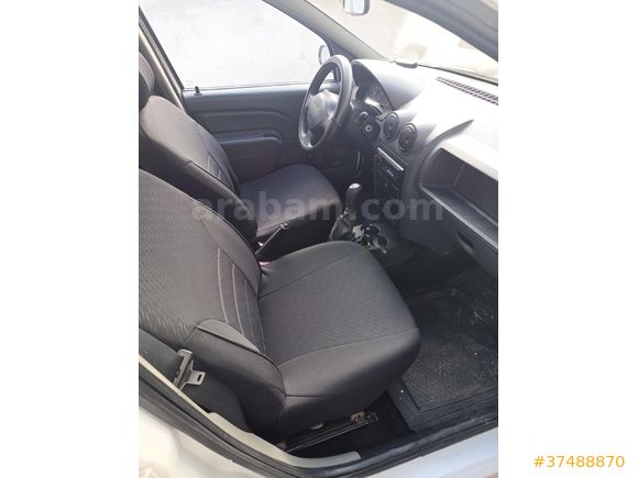 Sahibinden Dacia Logan 1.4 2006 Model  164.000 km Beyaz