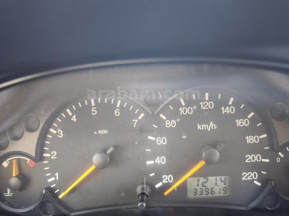 Sahibinden Ford Focus 1.6 Ghia 2002 Model
