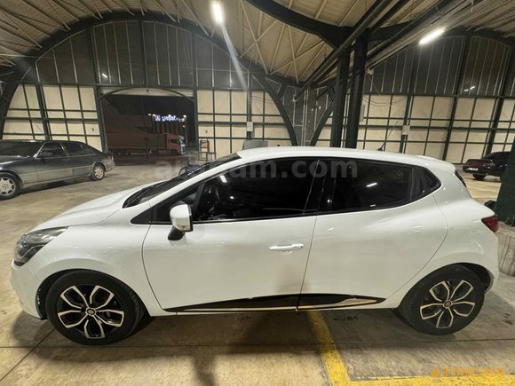 GÖZDE OTODAN 2018 MODEL OTOMATİK DEĞİŞENSİZ CLİO 1.5 DCİ