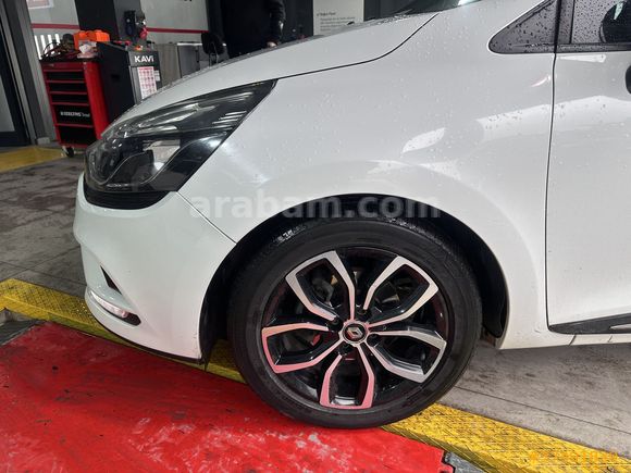 GÖZDE OTODAN 2018 MODEL OTOMATİK DEĞİŞENSİZ CLİO 1.5 DCİ