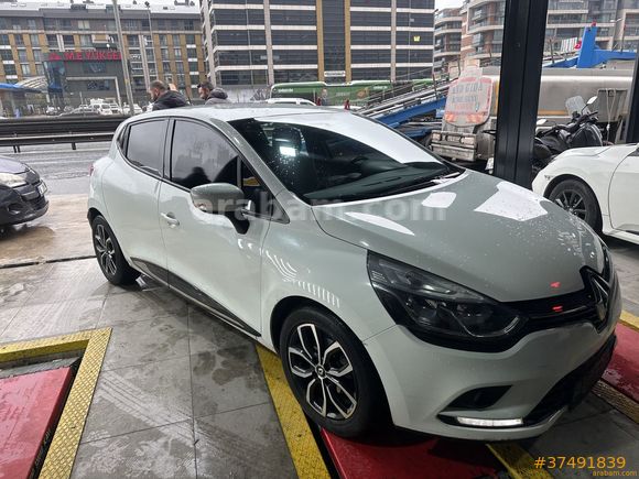 GÖZDE OTODAN 2018 MODEL OTOMATİK DEĞİŞENSİZ CLİO 1.5 DCİ