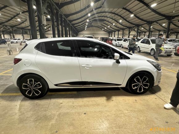 GÖZDE OTODAN 2018 MODEL OTOMATİK DEĞİŞENSİZ CLİO 1.5 DCİ
