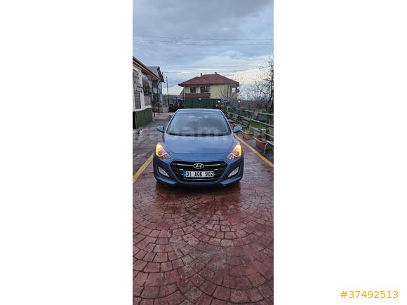 Sahibinden Hyundai i30 1.6 GDi Style 2015 Model  138000 km Mavi (metalik)