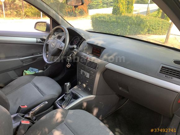 Kamu çalışanından temiz, bakımlı ve sunroof'lu Astra 1.3 dizel