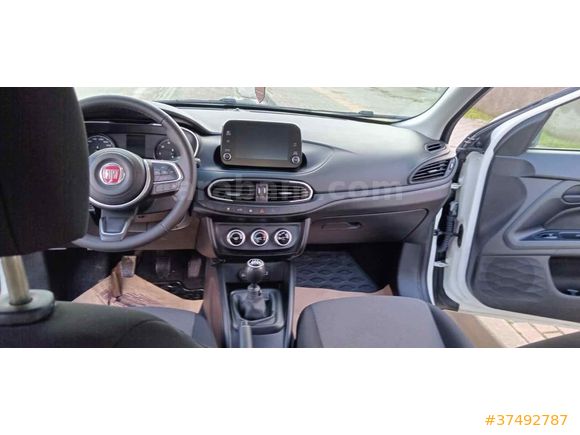 Sahibinden Fiat Egea 1.4 Fire Easy 2024 Model 