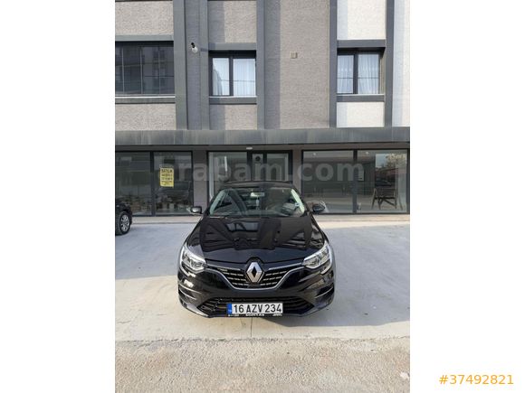 Sahibinden Renault Megane 1.3 TCe Joy Comfort 2022 Model  
Siyah