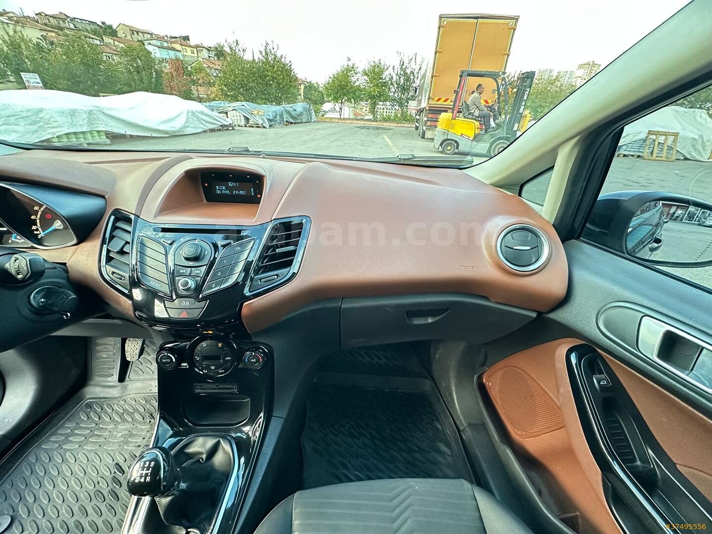 Sahibinden Ford Fiesta 1.5 TDCi Titanium 2013 Model Ankara 225.000 km Siyah 6