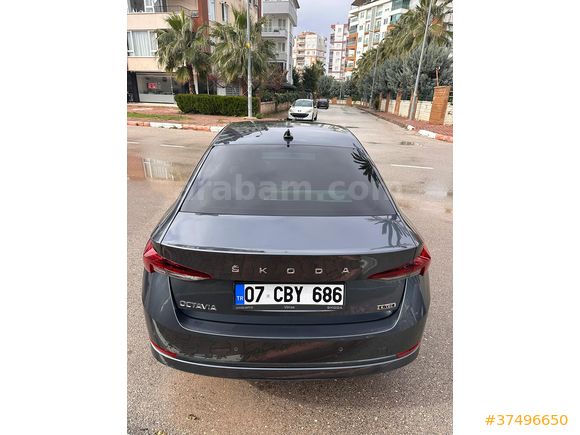 HATASIZ BOYASIZ 2021 Skoda Octavia 1.0 e-Tec Premium 62.000 km 