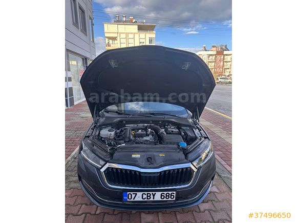 HATASIZ BOYASIZ 2021 Skoda Octavia 1.0 e-Tec Premium 62.000 km 