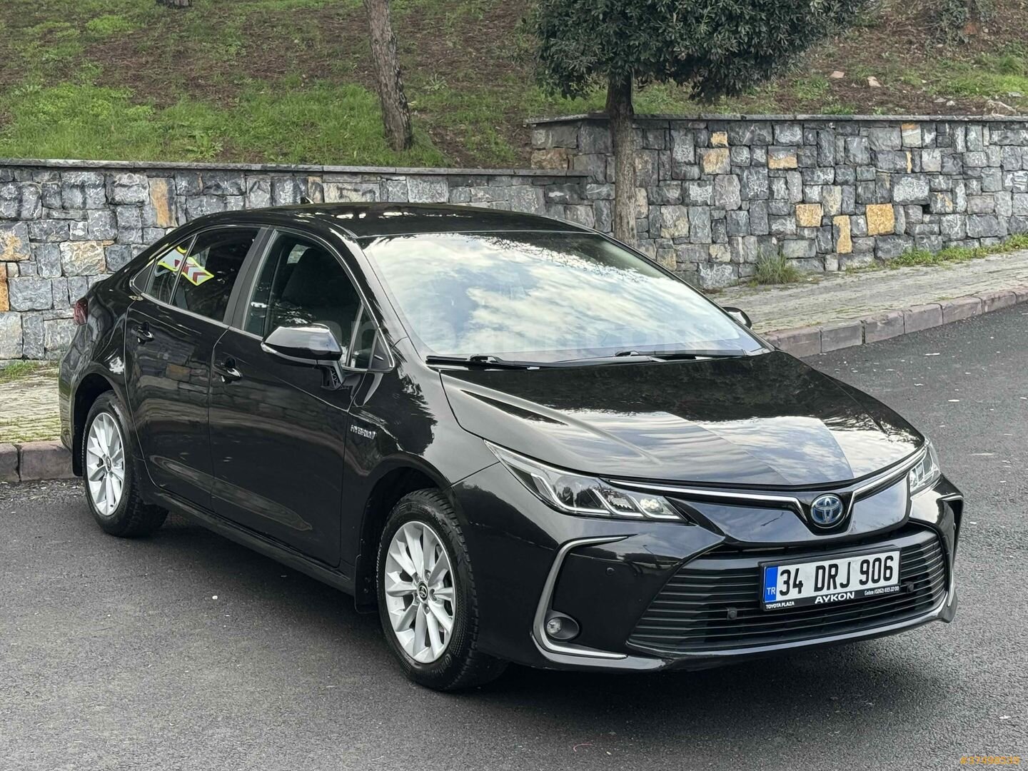 Galeriden Toyota Corolla 1.8 Hybrid Dream 2021 Model İstanbul 93.500 km Siyah 1