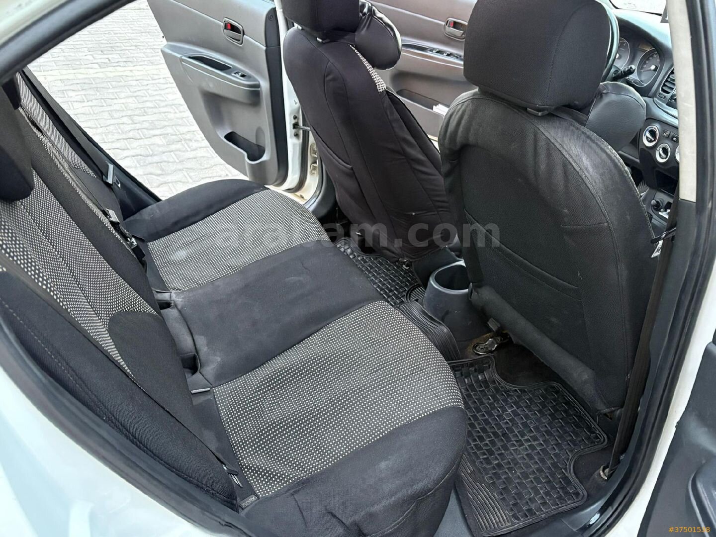 Galeriden Hyundai Accent Era 1.6 Team 2010 Model Ankara 630.000 km Sarı 5