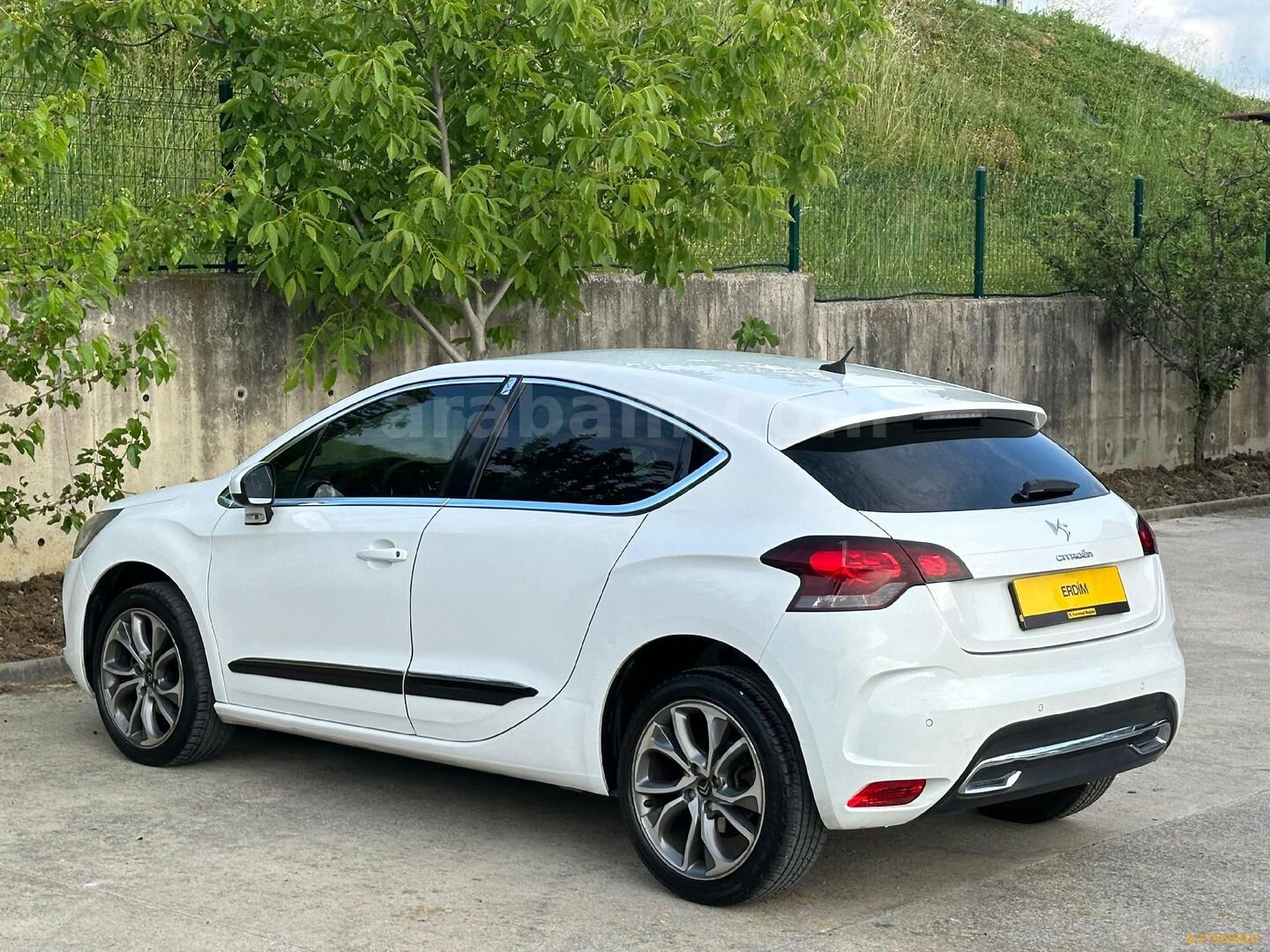 Sahibinden DS Automobiles DS4 1.6 e-HDi D-Sport 2013 Model Samsun 186.000 km Beyaz 6