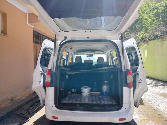 Sahibinden Ford Tourneo Courier 1.5 TDCi Titanium Plus 2018 Model