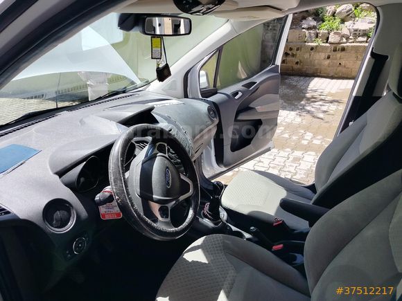 Sahibinden Ford Tourneo Courier 1.5 TDCi Titanium Plus 2018 Model