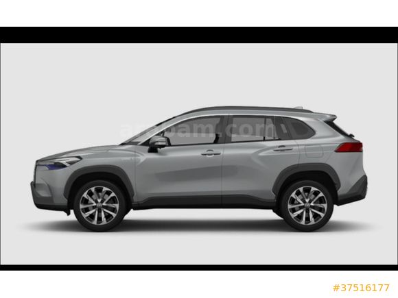 Sahibinden Toyota Corolla Cross 1.8 Passion 2025 Mode(l Makkajlı Kasa)