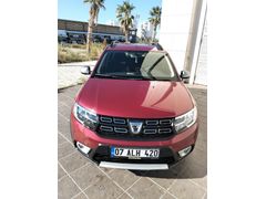 Dacia Sandero 1.0 Stepway 2020 Model tavan ve kaputta küçük küçük dolu izleri mevcut