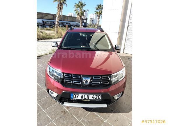 Dacia Sandero 1.0 Stepway 2020 Model tavan ve kaputta küçük küçük dolu izleri mevcut