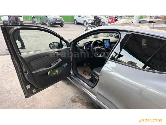 Sahibinden Renault Clio 1.0 TCe Techno Esprit Alpine 2025 Model 