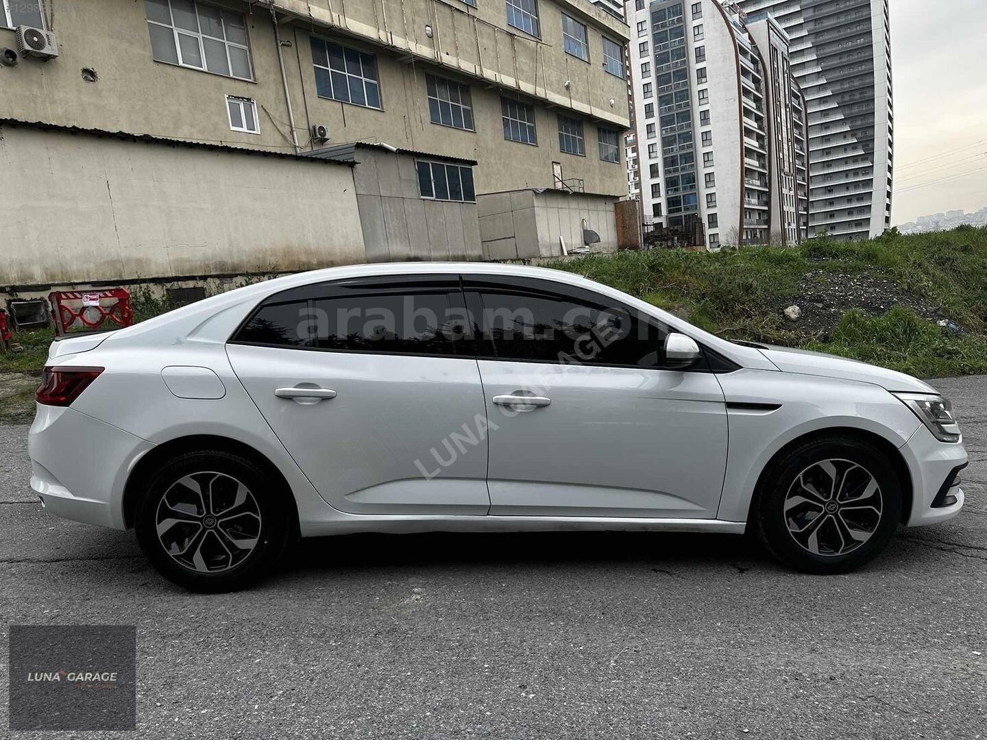Galeriden Renault Megane 1.3 TCe Joy 2021 Model İstanbul 140.000 km Beyaz 6
