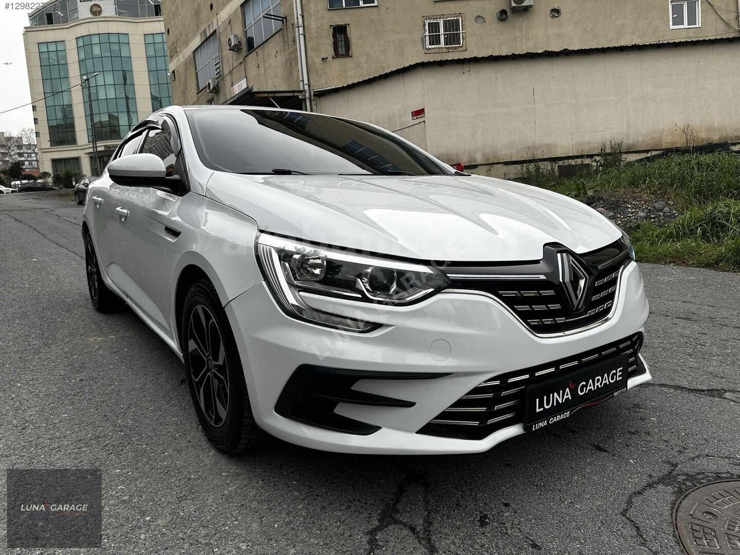 Galeriden Renault Megane 1.3 TCe Joy 2021 Model İstanbul 140.000 km Beyaz 5