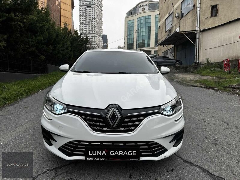 Galeriden Renault Megane 1.3 TCe Joy 2021 Model İstanbul 140.000 km Beyaz