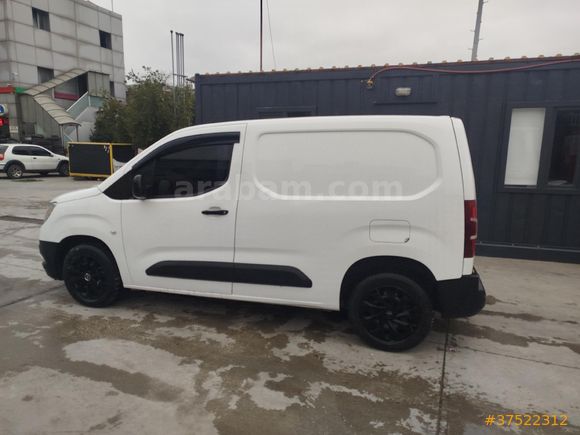 Sahibinden Opel Combo 1.5 CDTI Edition 2022 Model  109.000 km Beyaz