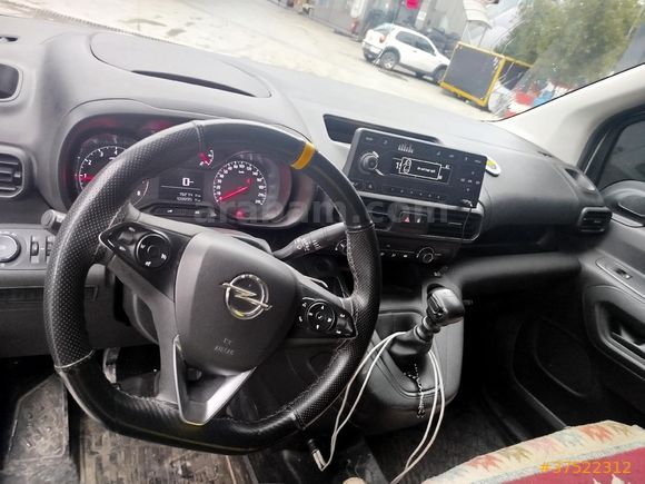 Sahibinden Opel Combo 1.5 CDTI Edition 2022 Model  109.000 km Beyaz
