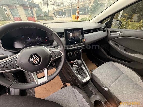 Sahibinden Renault Clio 1.0 TCe Evolution 2023 Model 