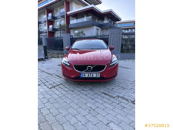 Ilk Sahibinden Volvo V40 1.5 T3 Momentum + Orjinal LED Far + Orjinal Hayalet Ekran 2017 Model