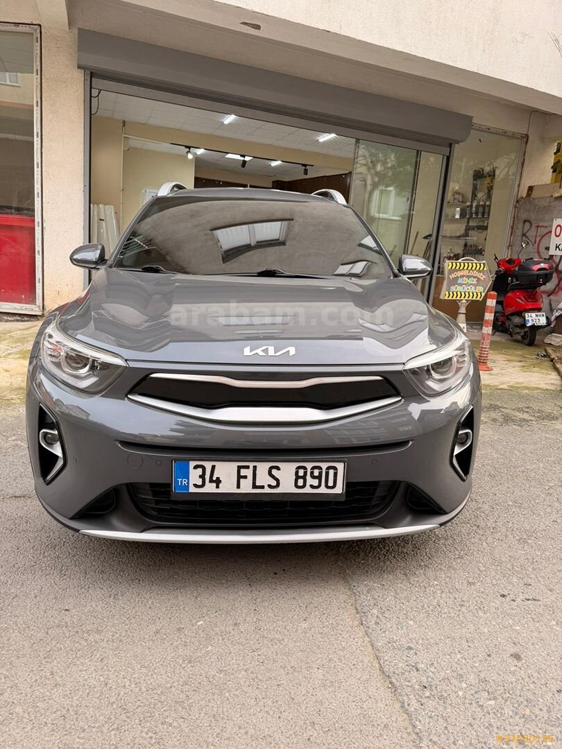 GZL AUTO'DAN 2022 KİA STONİC SUNROOF OTOMATİK 100KM 4