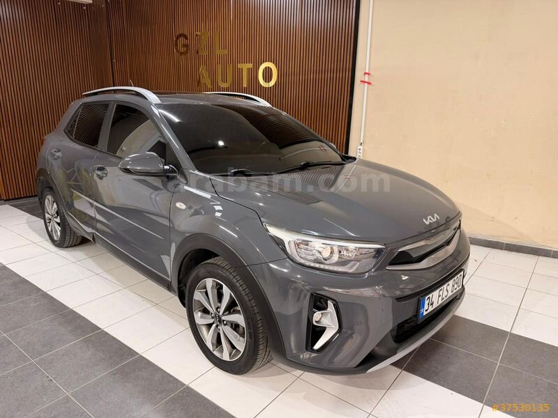 GZL AUTO'DAN 2022 KİA STONİC SUNROOF OTOMATİK 100KM