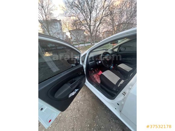 Sahibinden Fiat Linea 1.4 Fire Actual Plus 2014 Model  150.000 km Beyaz