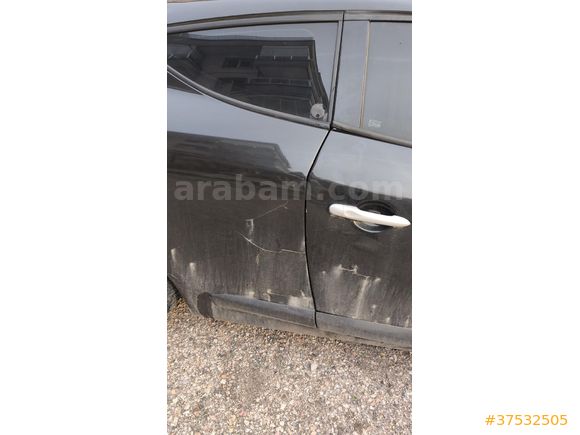ACİL Megane 3 coupe tek değişen