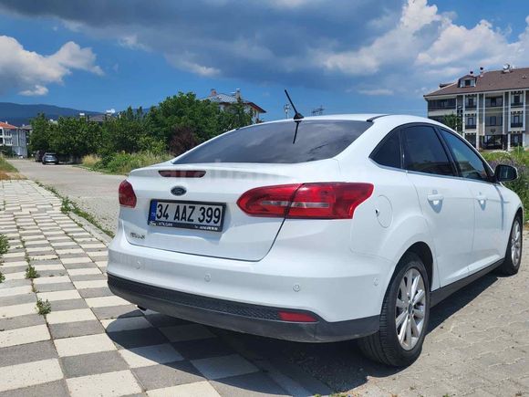 FORD FOCUS Full Yetkili  Mk 3.5  1.5 TDCI F1 otomatik park 4K 120 ps 