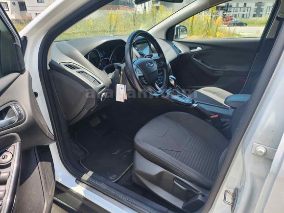 FORD FOCUS Full Yetkili  Mk 3.5  1.5 TDCI F1 otomatik park 4K 120 ps 