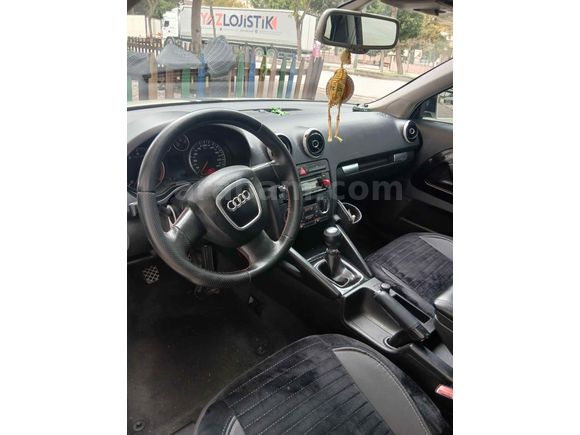 .Bayandan Audi A3 Sportback 1.6 FSI 2006 Model.. 