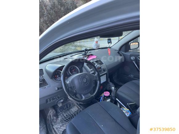 Sahibinden Renault Megane 1.6 Dynamique 2004 Model 
Temiz brodwaylede  takas olur 