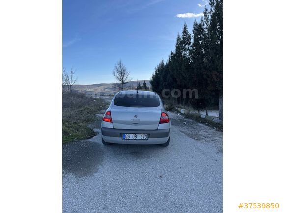 Sahibinden Renault Megane 1.6 Dynamique 2004 Model 
Temiz brodwaylede  takas olur 