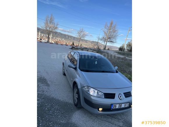 Sahibinden Renault Megane 1.6 Dynamique 2004 Model 
Temiz brodwaylede  takas olur 