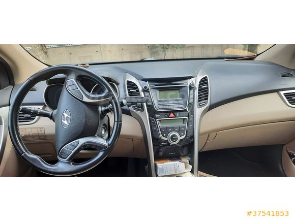 Sahibinden Hyundai i30 1.6 CRDi CW Style 2013 Model 