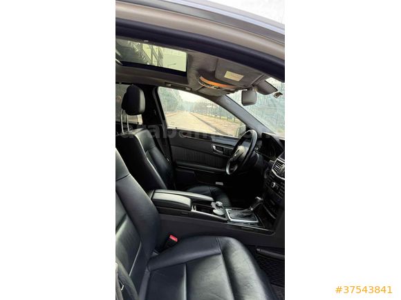 143.250 KM CAM TAVANLI AVANTGARDE DOLU PAKET