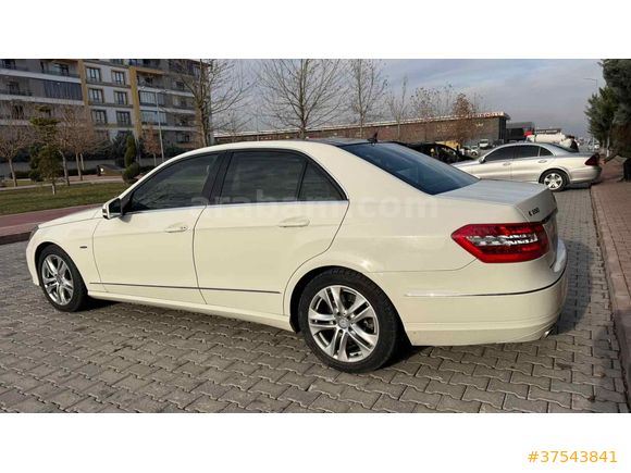 143.250 KM CAM TAVANLI AVANTGARDE DOLU PAKET