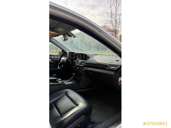 143.250 KM CAM TAVANLI AVANTGARDE DOLU PAKET