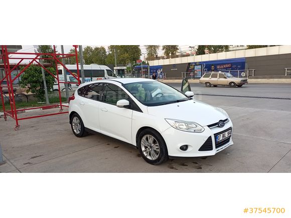 ACİL Sahibinden ÇİCEK Ford Focus 1.6 TDİ 2012 ACİL