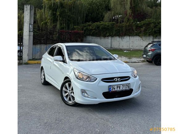 Sahibinden Hyundai Accent Blue 1.6 CRDI Mode Plus 2016 Model  93.000 km Beyaz