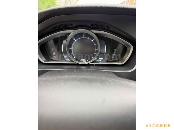 Volvo V40 2014 Model  sadece 71500 km tertemiz 