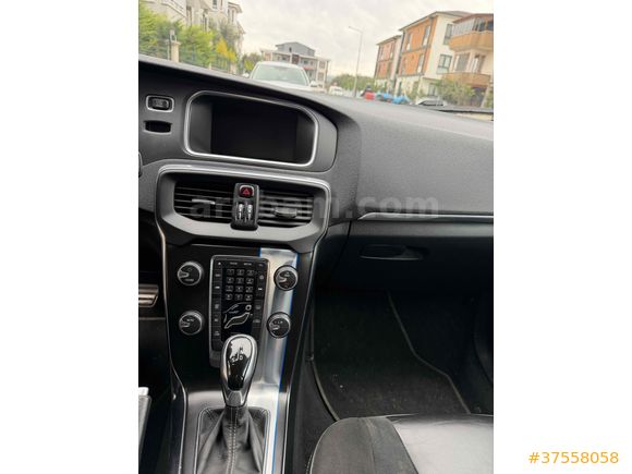 Volvo V40 2014 Model  sadece 71500 km tertemiz 