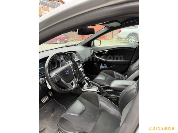 Volvo V40 2014 Model  sadece 71500 km tertemiz 